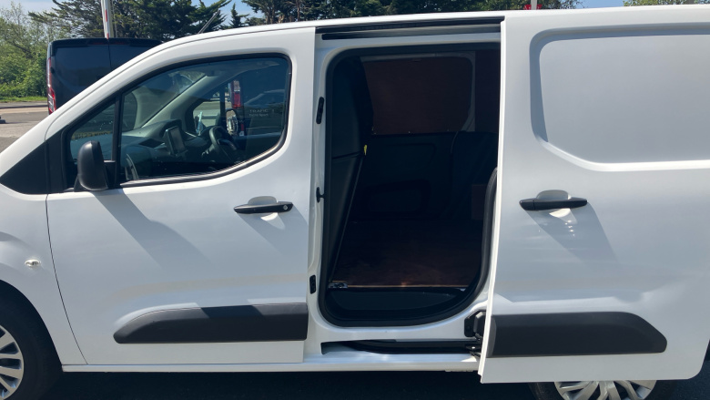 Peugeot Partner Standard Diesel 1000 1.5 BlueHDi 100 Professional Van